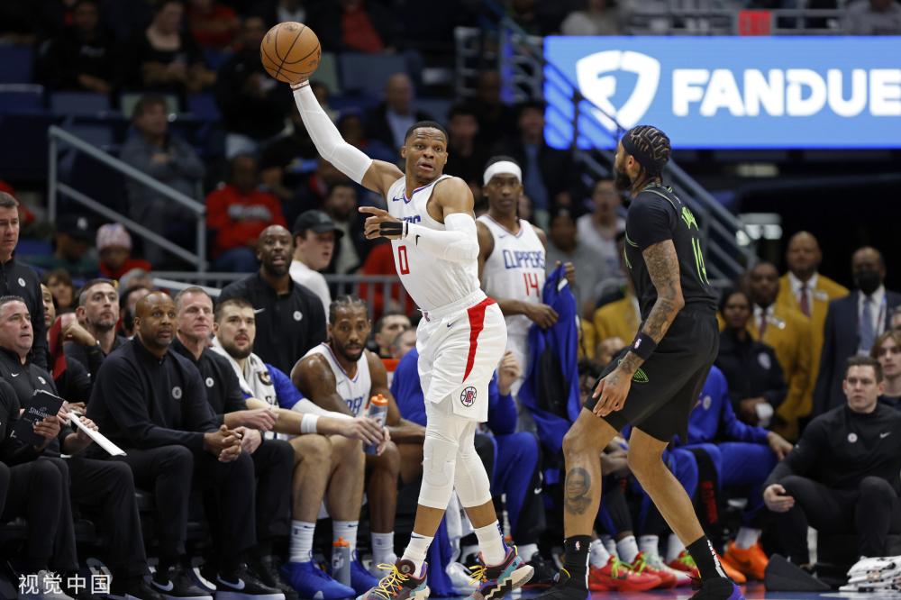 在他的领导 在他的领导